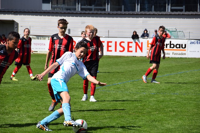 英媒：维拉计划冬窗报价齐尔克泽，但曼联想将他卖到国外联赛.